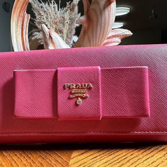 Prada Saffiano Long Women Wallet - Picture 2 of 9